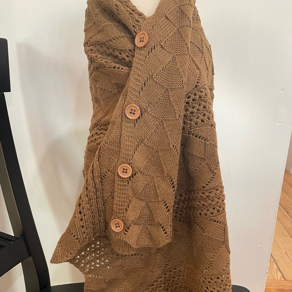 NWT wrap-cape-scarf lt brown beauty has a tiny sparkle. Perfect for gift giving.